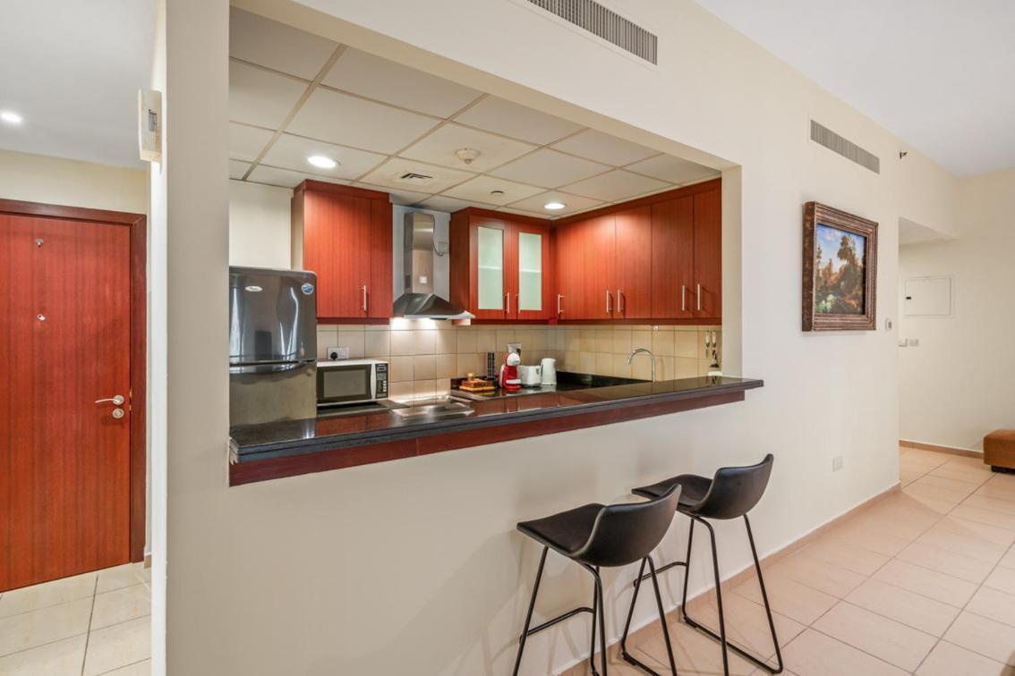 Cozy Pad In The Heart Of On Jbr Beach! Appartement